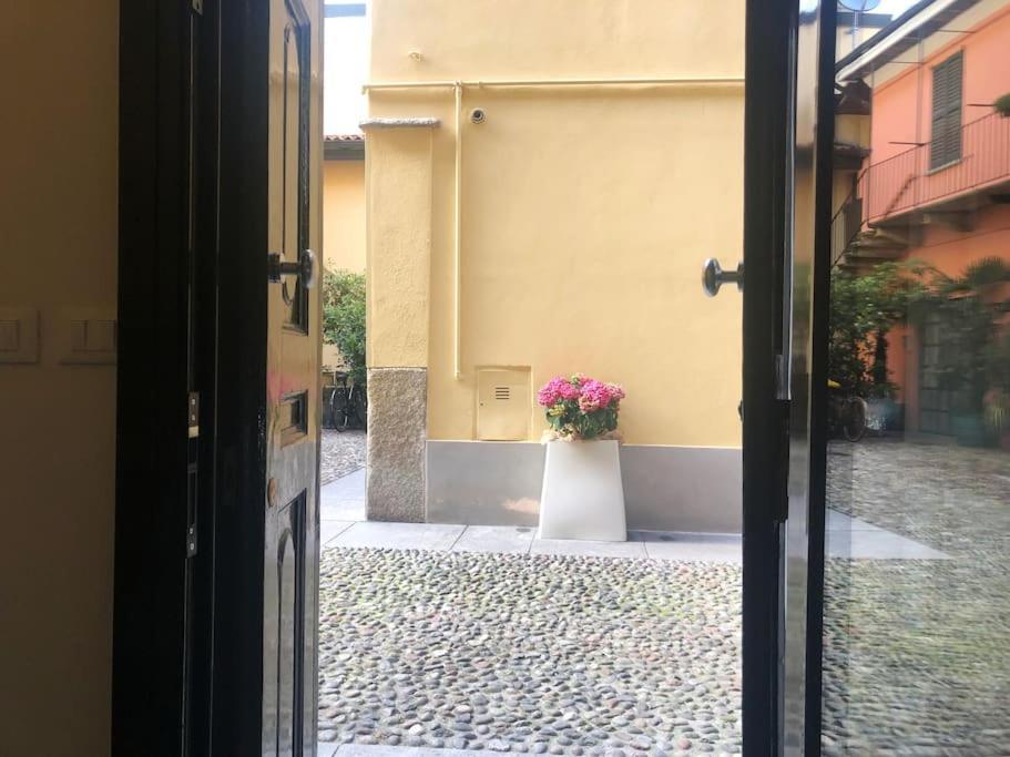 Cozy Loft Navigli, Close To Duomo And Bocconi - Italy Flat Vacation Milan Luaran gambar