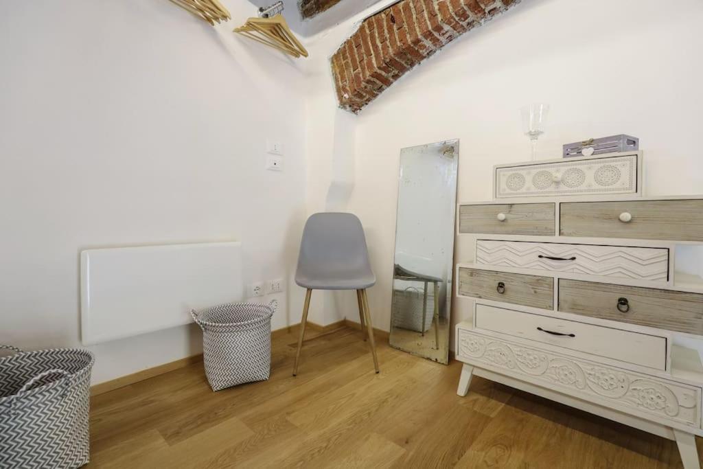 Cozy Loft Navigli, Close To Duomo And Bocconi - Italy Flat Vacation Milan Luaran gambar